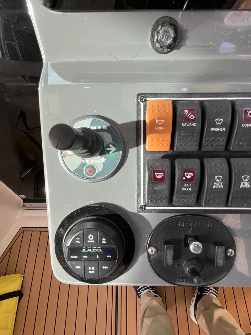 Slide: The Image of 2008 Tiara 315 Legasea Marine - 12