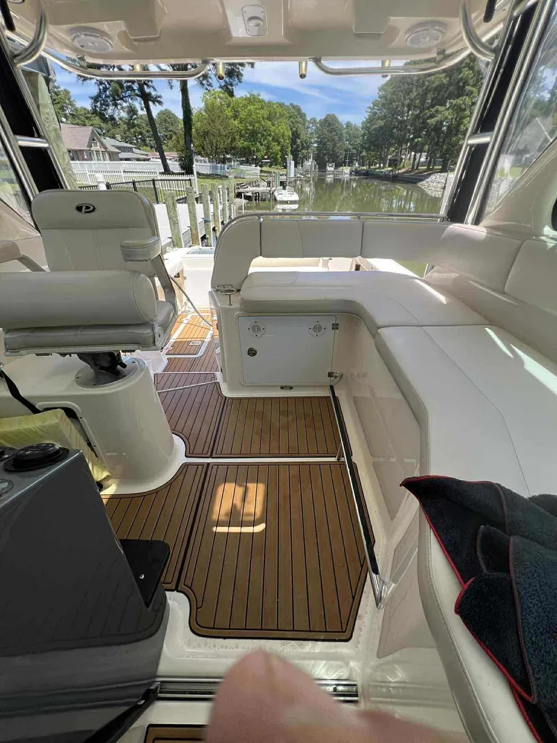 Slide: The Image of 2008 Tiara 315 Legasea Marine - 8