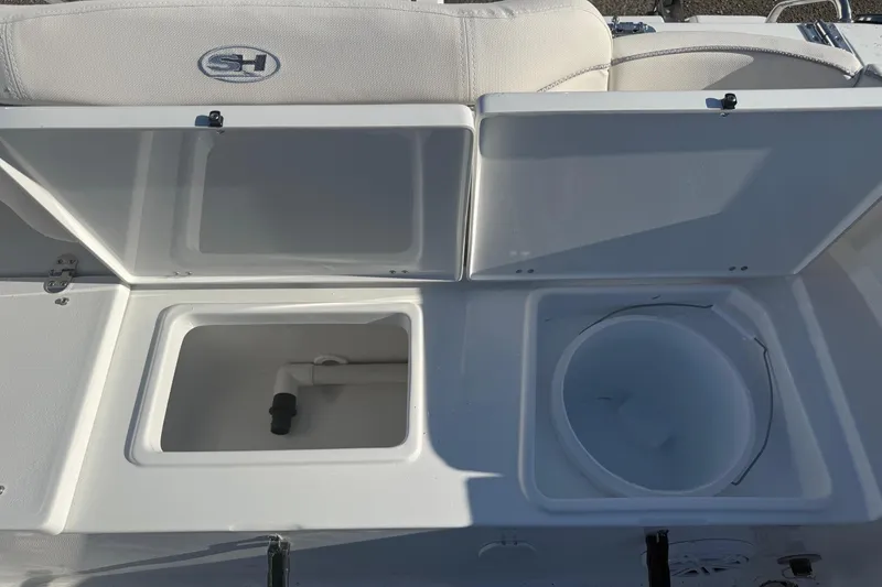 Slide: The Image of Interior view of 2026 Sea Hunt Ultra 234 boat. - 26