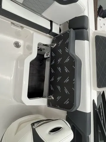 Slide: The Image of Chaparral 250 OSX 2026 - 16