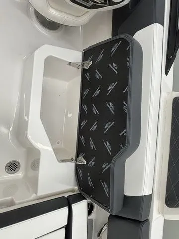 Slide: The Image of Chaparral 250 OSX 2026 - 18