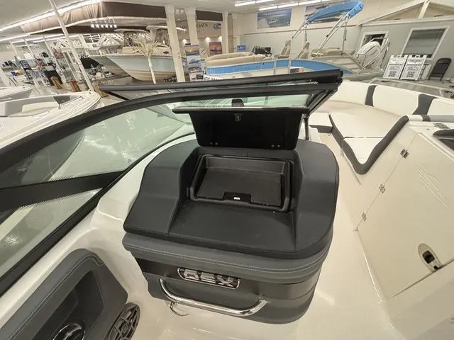 Slide: The Image of Chaparral 250 OSX 2026 - 24