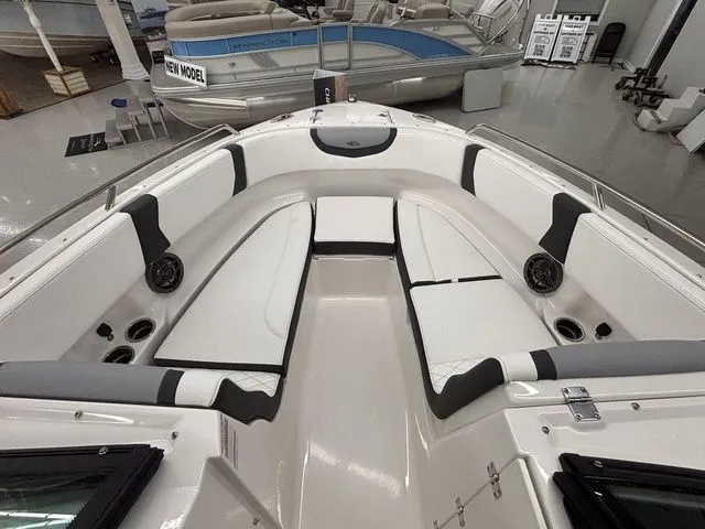 Slide: The Image of Chaparral 250 OSX 2026 - 31