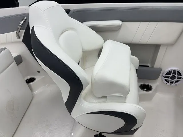 Slide: The Image of Chaparral 21 SSi OB 2026 - 19