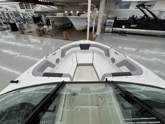 Slide: The Image of Chaparral 21 SSi OB 2026 - 6