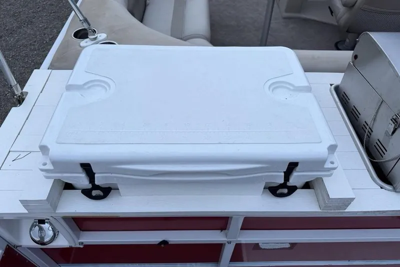 Slide: The Image of White cooler on JC NepToon 24 Limited pontoon boat, 2014 model. - 31