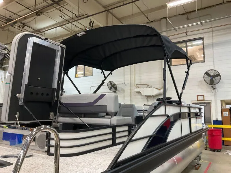 Slide: The Image of Bennington 23SXSB SPS SLV/WHT 2026 - 5