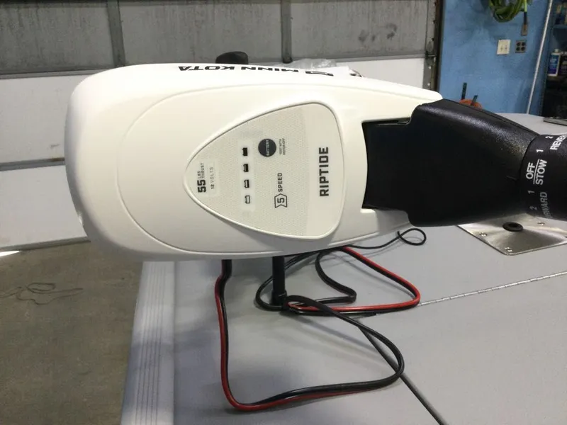 Slide: The Image of Tracker 26CLASSIC CC BLK DOM 50 2026 - 13