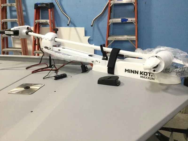 Slide: The Image of Tracker 26CLASSIC CC BLK DOM 50 2026 - 8