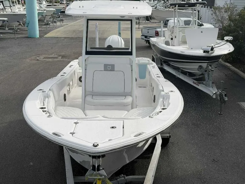 Slide: The Image of Sea Fox 248 Commander 2025 - 5