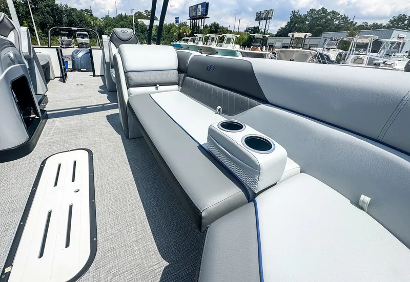 Slide: The Image of Veranda Vista View Series VISTA SPORT 22RC 2025 - 10