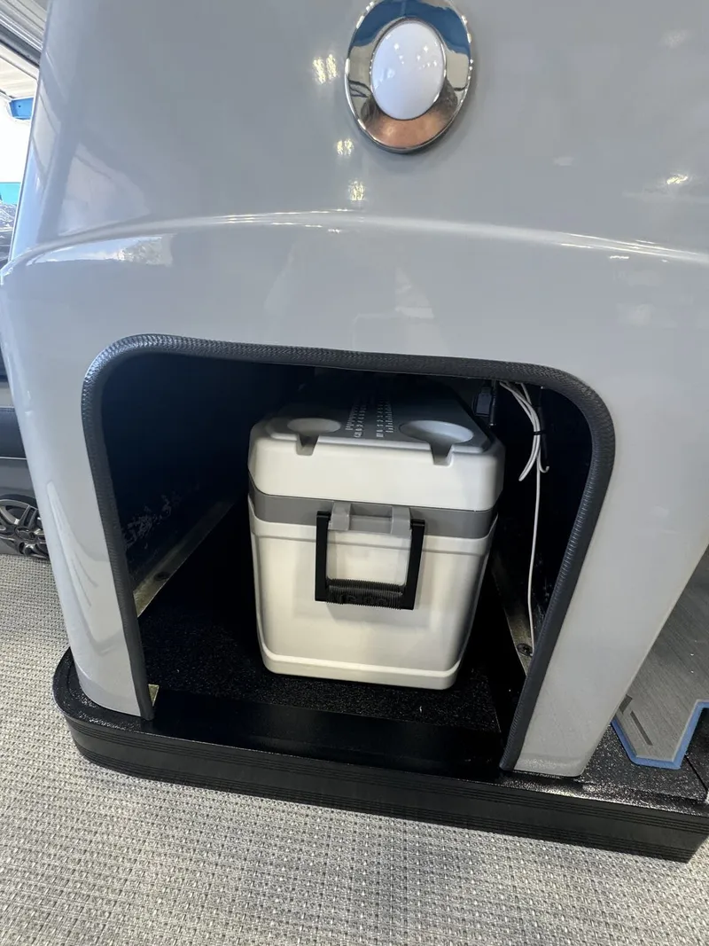 Slide: The Image of Veranda Vista View Series VISTA SPORT 22RC 2025 - 12