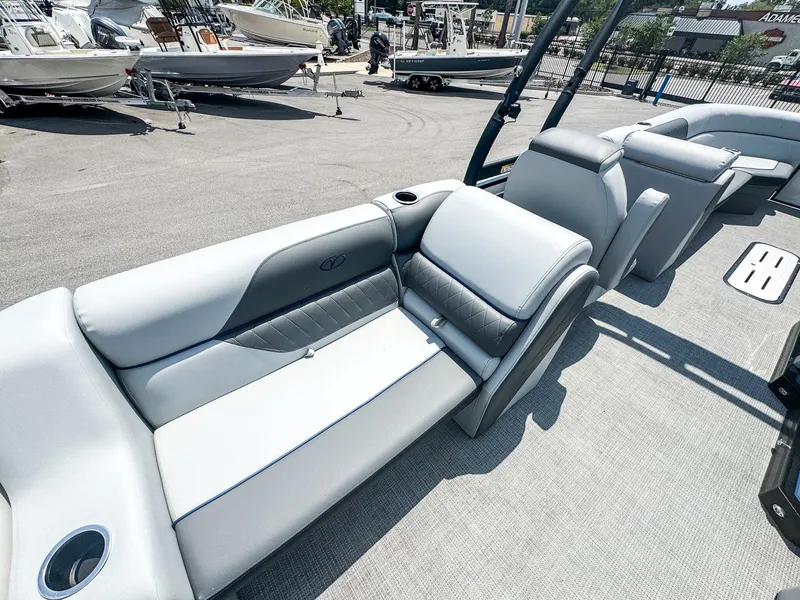 Slide: The Image of Veranda Vista View Series VISTA SPORT 22RC 2025 - 4