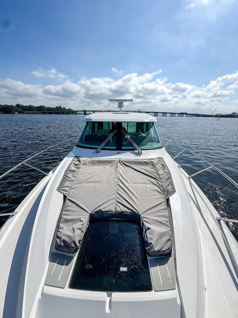 Slide: The Image of Tiara 43LE 2026 - 6