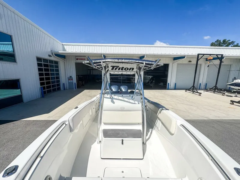 Slide: The Image of Triton CC 2895CC 2003 - 12