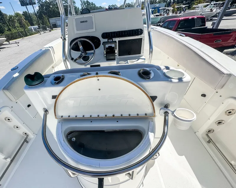 Slide: The Image of Triton CC 2895CC 2003 - 7