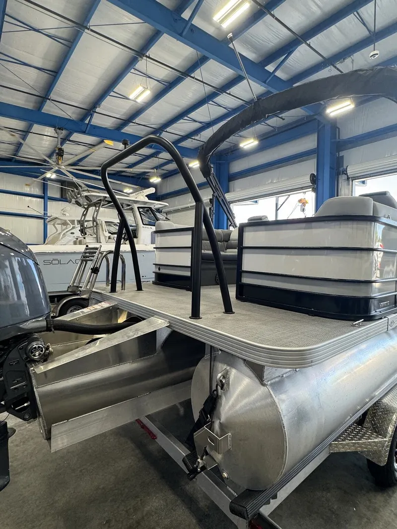 Slide: The Image of Veranda Vista View Series Vista Sport VS22RC 2025 - 10