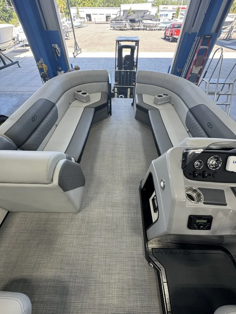 Slide: The Image of Veranda Vista View Series Vista Sport VS22RC 2025 - 8