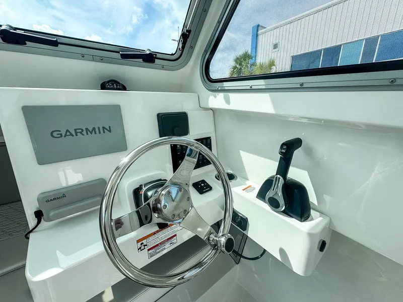 Slide: The Image of Parker Marine 227 Explorer 2026 - 10