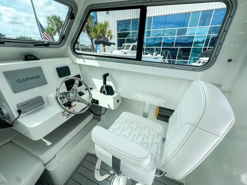 Slide: The Image of Parker Marine 227 Explorer 2026 - 7