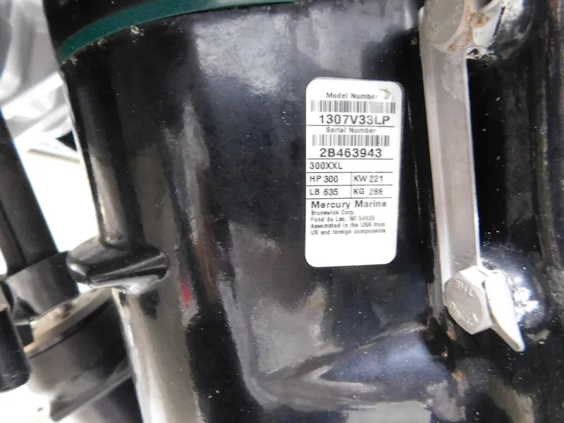 Slide: The Image of Regulator Marine 32 Center Console 2003 - 11