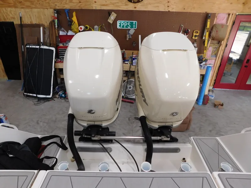 Slide: The Image of Regulator Marine 32 Center Console 2003 - 20