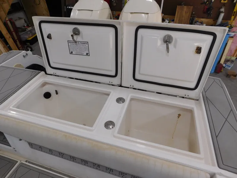 Slide: The Image of Regulator Marine 32 Center Console 2003 - 21