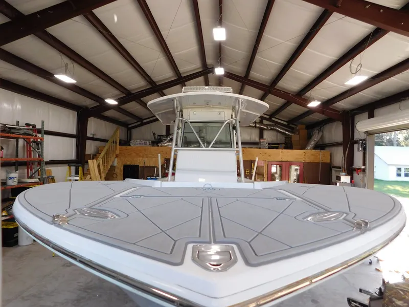 Slide: The Image of Regulator Marine 32 Center Console 2003 - 3