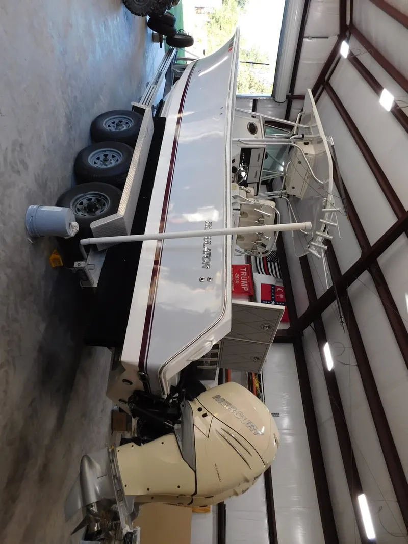 Slide: The Image of Regulator Marine 32 Center Console 2003 - 7