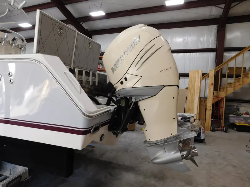 Slide: The Image of Regulator Marine 32 Center Console 2003 - 8