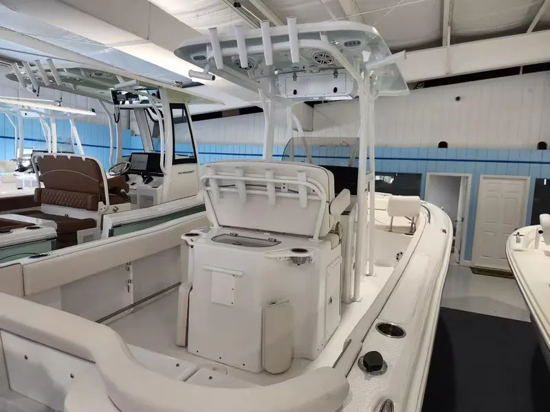 Slide: The Image of Sea Hunt Ultra 234 2026 - 5