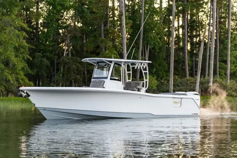 The Image of Sea Hunt ULTRA 305 CB 2026 - 1