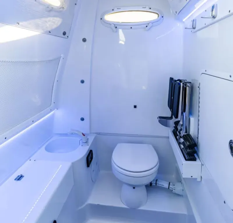 Slide: The Image of Sea Hunt ULTRA 305 CB 2027 - 14