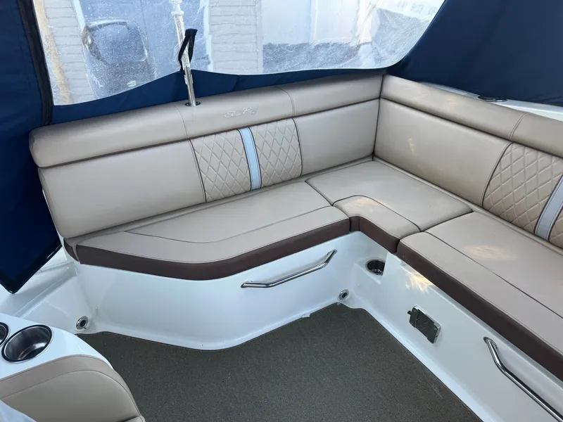 Slide: The Image of Sea Ray SDX 270 2016 - 13