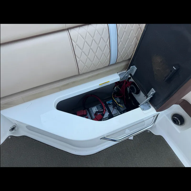 Slide: The Image of Sea Ray SDX 270 2016 - 23