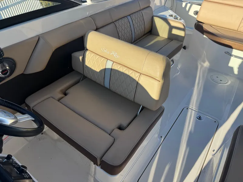 Slide: The Image of Sea Ray SDX 270 2016 - 35