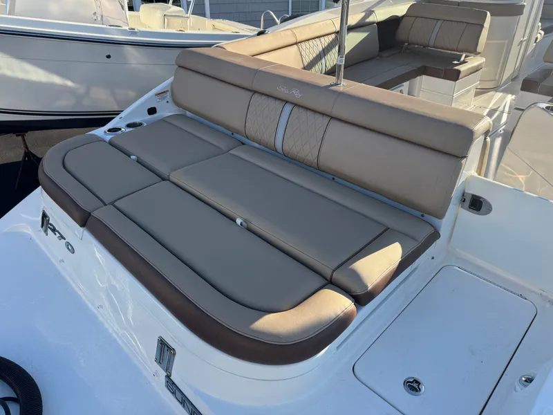 Slide: The Image of Sea Ray SDX 270 2016 - 38