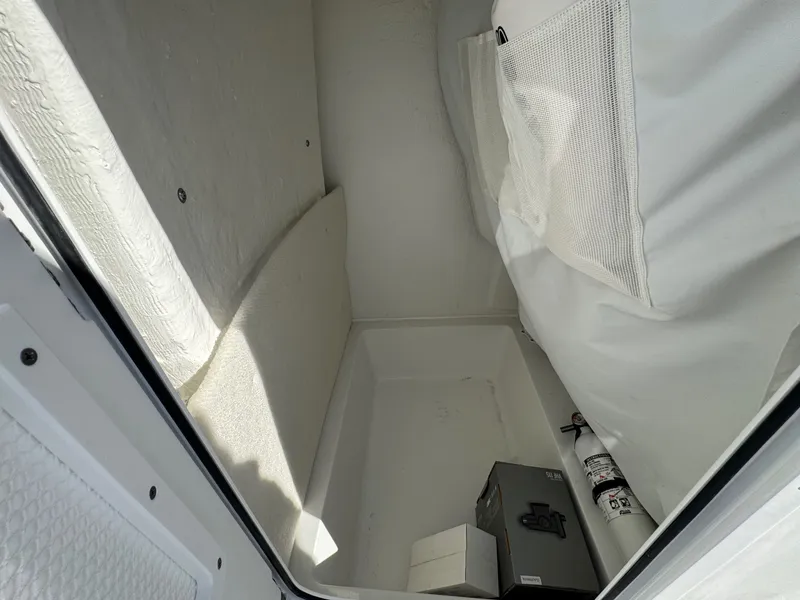 Slide: The Image of Sea Hunt Ultra 219 2026 - 13