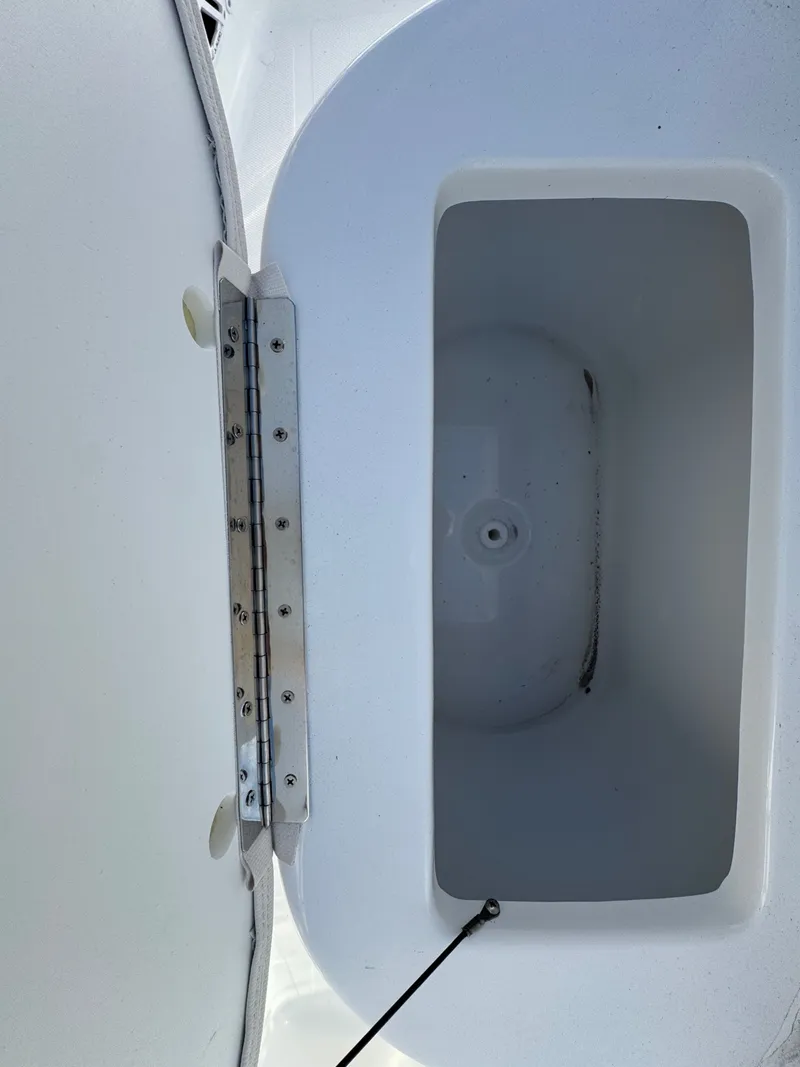 Slide: The Image of Sea Hunt Ultra 219 2026 - 20