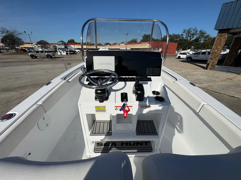 Slide: The Image of Sea Hunt Ultra 219 2026 - 21