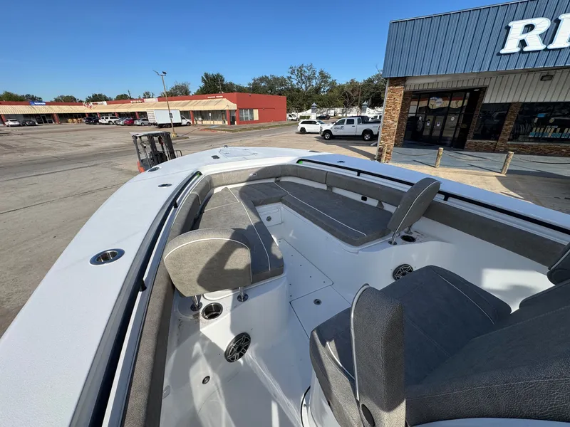 Slide: The Image of Sea Hunt Gamefish 28 Forward Seating 2026 - 28