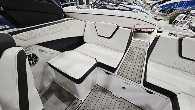 Slide: The Image of Yamaha 222SE 2024 - 11