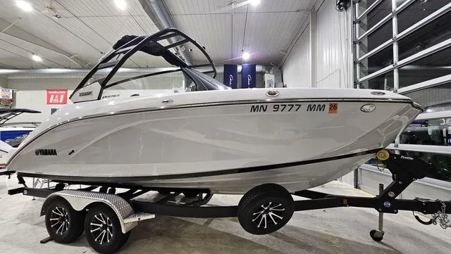 Slide: The Image of Yamaha 222SE 2024 - 2