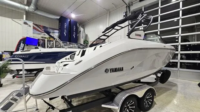 Slide: The Image of Yamaha 222SE 2024 - 3