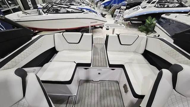 Slide: The Image of Yamaha 222SE 2024 - 9