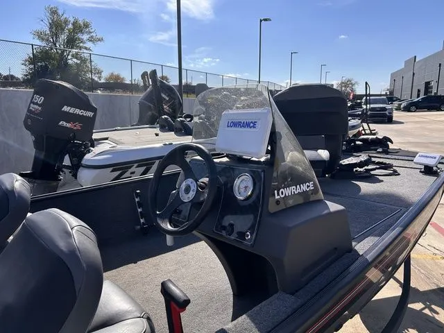 Slide: The Image of Tracker Bass Tracker Classic XL 2023 - 4