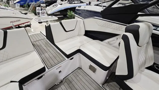 Slide: The Image of Yamaha 222SE 2024 - 10