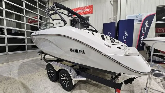 Slide: The Image of Yamaha 222SE 2024 - 4