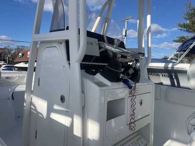 Slide: The Image of Sea Hunt Triton 225 2017 - 6