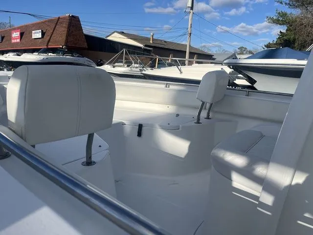 Slide: The Image of Sea Hunt Triton 225 2017 - 8